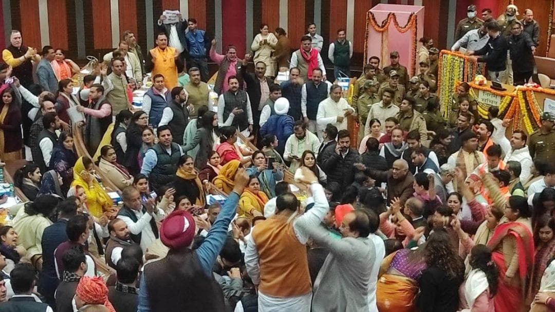 दिल्ली नगर निगम के मेयर पद का चुनाव हंगामे के कारण दूसरी बार हुआ स्थगित #एमसीडी #राजनीति